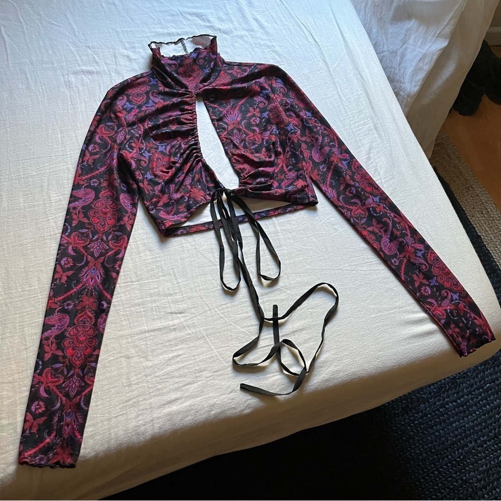 I AM GIA black red purple butterfly paisley long sleeve cutout crop knit top